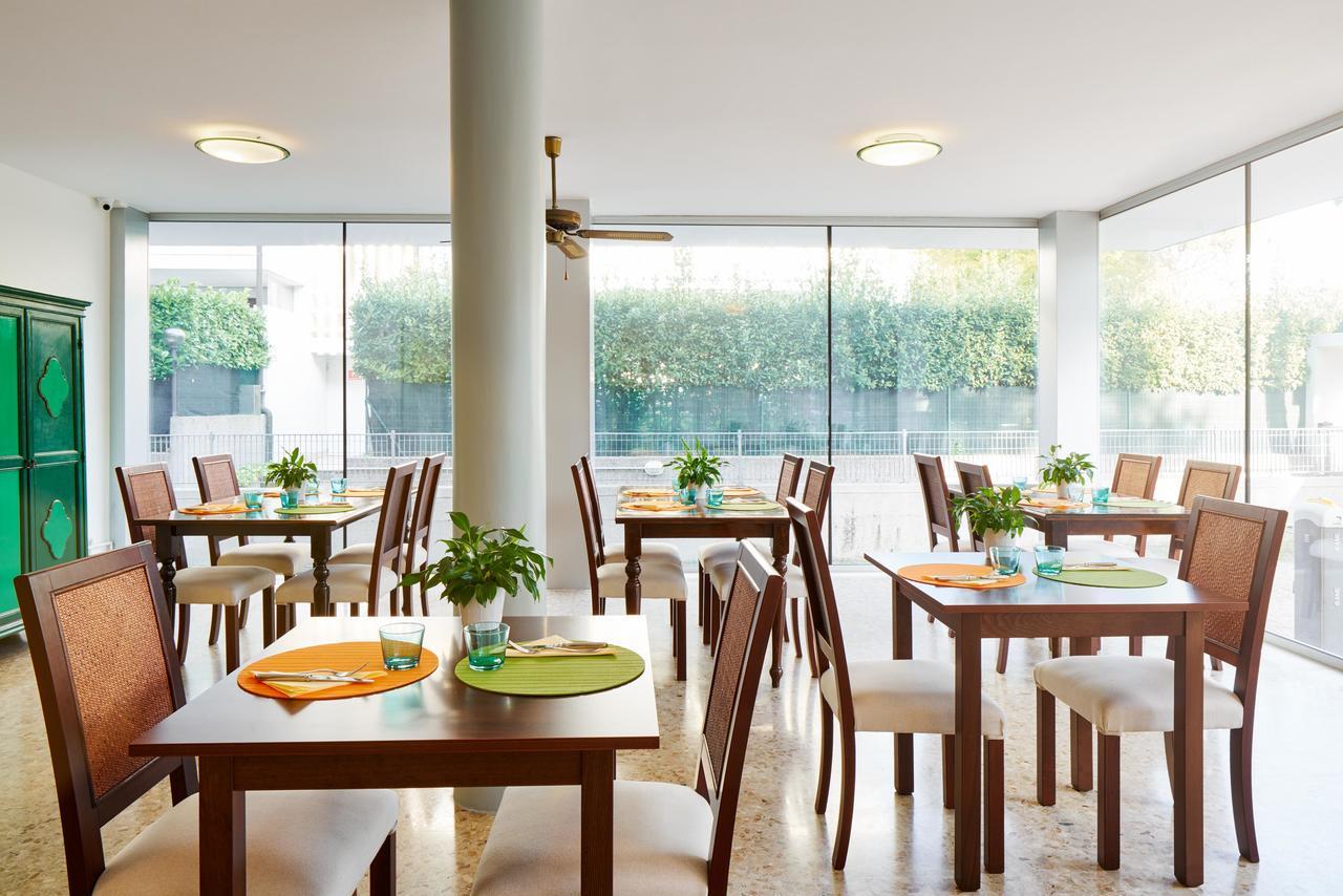G/Hotel Lignano Линяно Сабиадоро Екстериор снимка